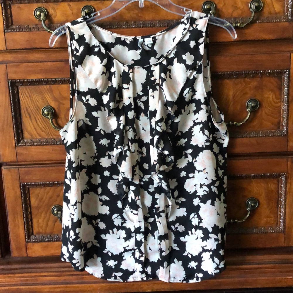 Business or Casual Sleeveless Top
